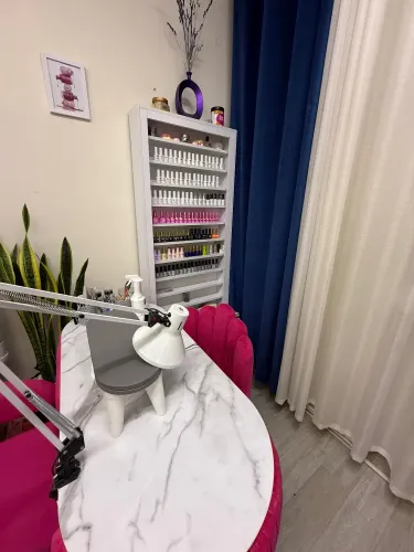 اجاره میز ناخن و تخت مژه